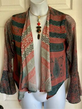 NWT..TIENDA HO ..boho  top